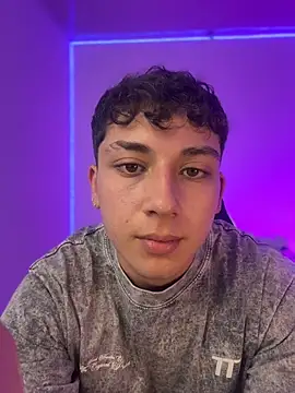 oliver_kyy's cam snapshot