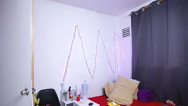 Nicol_Love0's cam snapshot