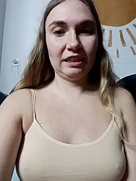 KisaVixen's cam snapshot