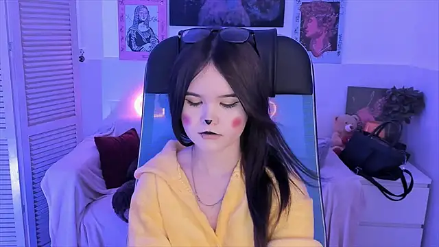 Elainebeness's cam snapshot