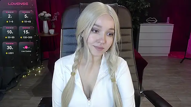 Sexy_Alexia69's cam snapshot