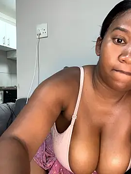 Brandyy23's cam snapshot