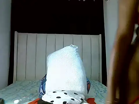 pretty_hearty's cam snapshot