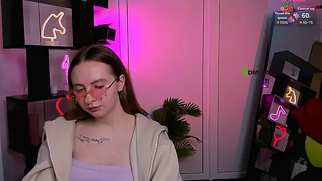 mila_glow1's cam snapshot