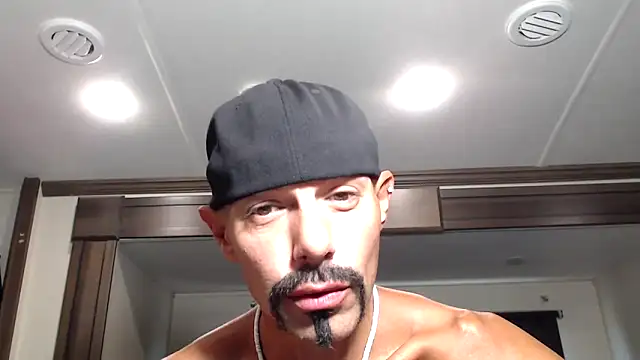 ThickD2C live sex cam