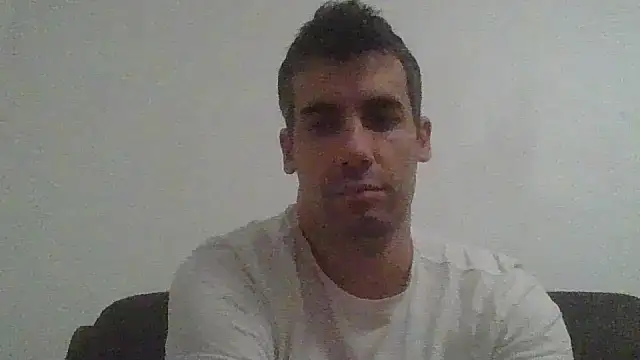 JulioIsHere4you's cam snapshot