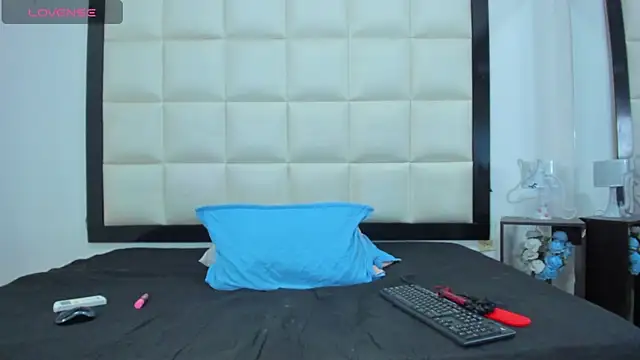 Cattalina_25's cam snapshot