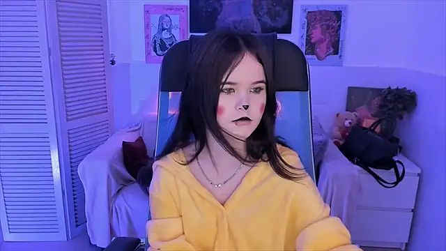 Elainebeness's cam snapshot