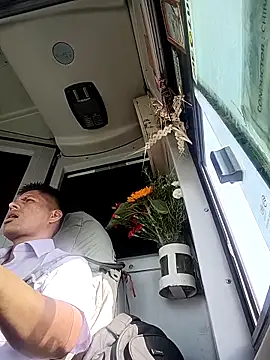 alexchir4's cam snapshot