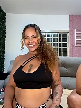 Chloe_Leaozinho's cam snapshot