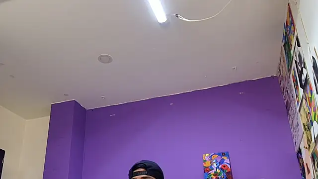 ashtoncooperr's cam snapshot