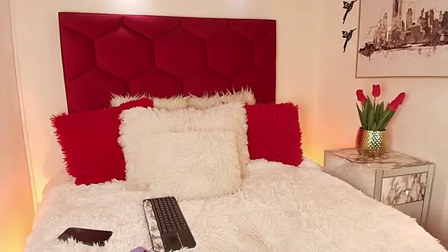 Alaia_Snow live sex cam