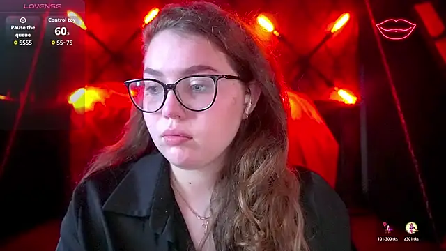 LuxSopphia's cam snapshot