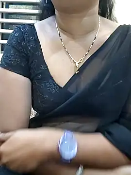 Lilly-queen's web cam