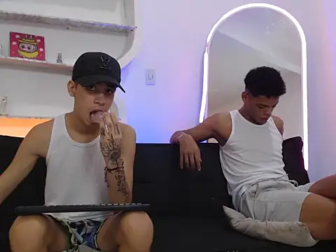 WHITHET_BOYS's cam snapshot