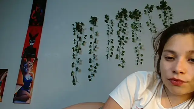 3littleschoolteens's cam snapshot