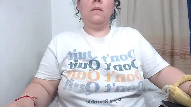 agathamiller01's cam snapshot