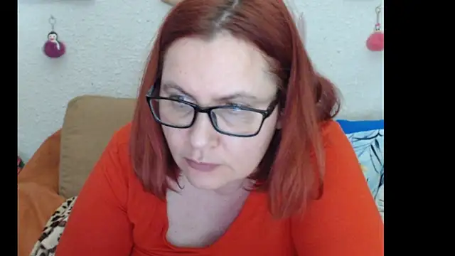 PlayfullMature's cam snapshot