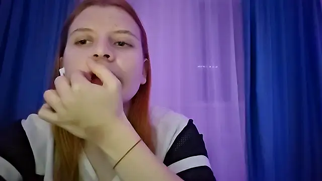 LynteriLain's cam snapshot