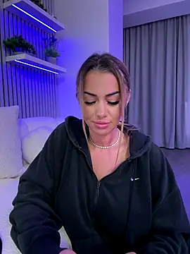 KirstieVegas live sex cam