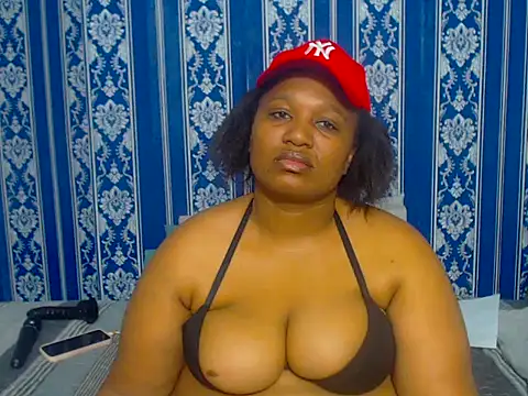 JUICEYLIPS333 live sex cam