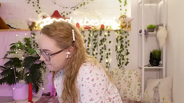 MonicaAsis live sex cam