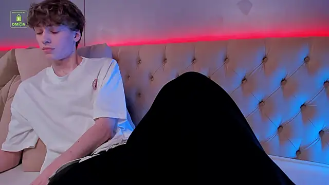 Kevin_Garsia live sex cam