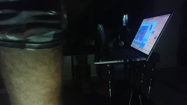 hungspundick1's cam snapshot