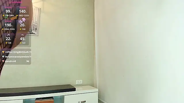 Sassy--Girl live sex cam