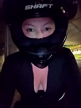 Scarlet_Aura's cam snapshot