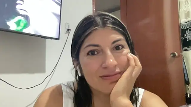 LunaBeya's cam snapshot