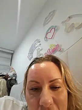 Sparkle2206 live sex cam