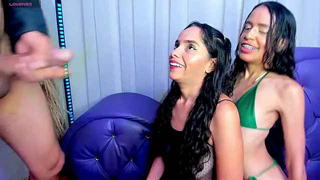 Yourslust_ live sex cam