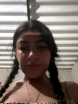 Sweed-virgin-pussy live sex cam