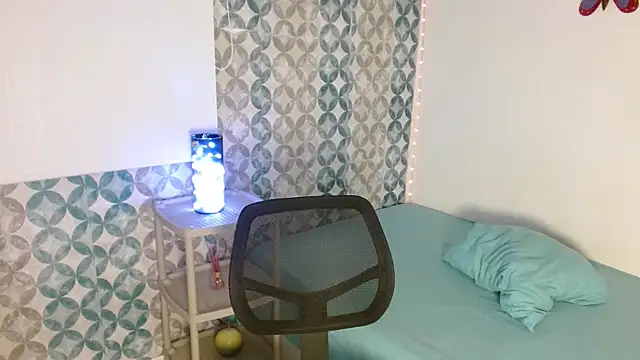 Emilybateee's cam snapshot