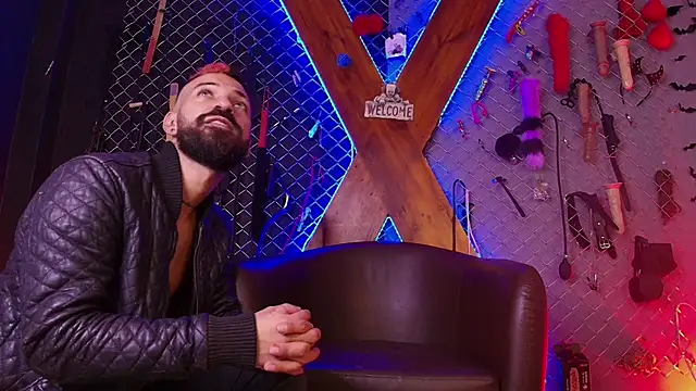 Warick_and_Aria_bdsm_'s cam snapshot