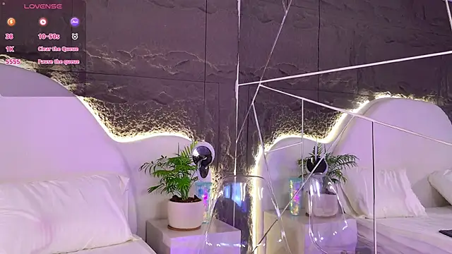 Selene_Brownie's cam snapshot