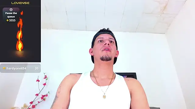 kevin__fox_'s cam snapshot