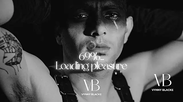 VynnyBlacke_'s cam snapshot