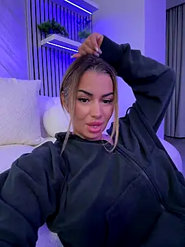 KirstieVegas live sex cam