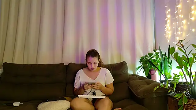 naughty_curly69's cam snapshot