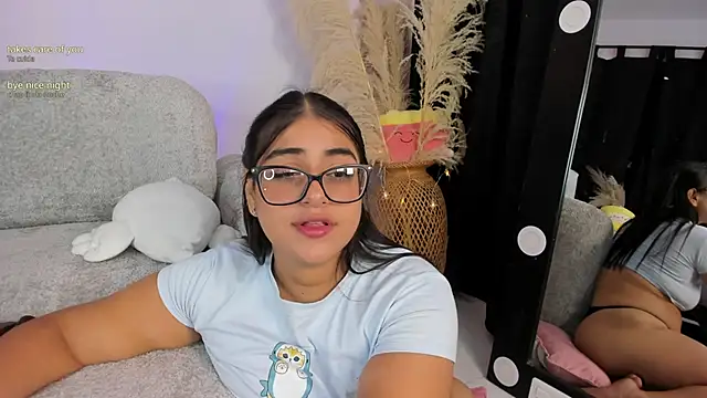 GabyRhodes's cam snapshot