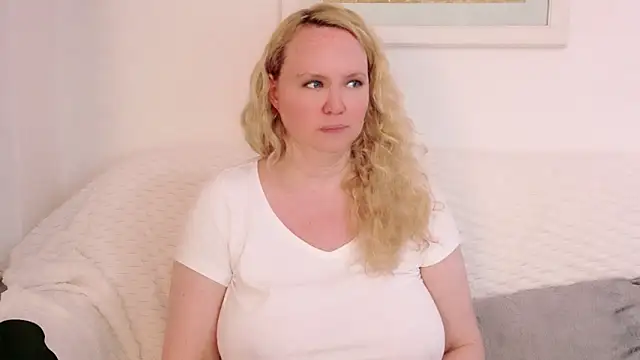 Sarah4you's cam snapshot