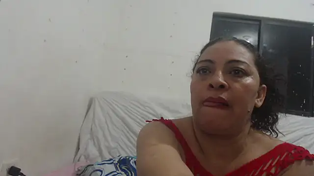 naughty_milf69's cam snapshot