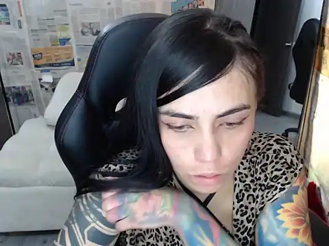 i_am_nina_'s cam snapshot