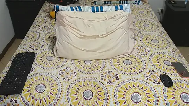 JahsHot live sex cam