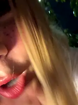 SweetBunnyGF live sex cam