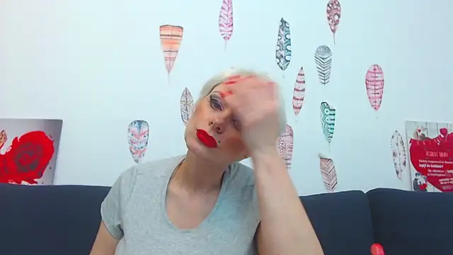 Playful_Goldie_'s cam snapshot