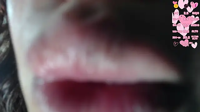 honeywhisper69's cam snapshot