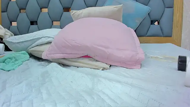 juliette_pretty_'s cam snapshot